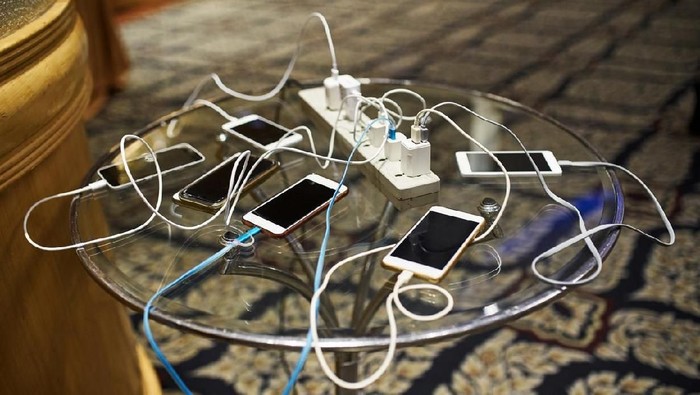 Ini Dia Cara Charge Smartphone yang Benar