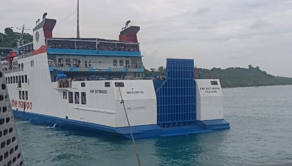 KMP Batumandi Kandas di Perairan Lampung Selatan, 393 Penumpang Dievakuasi