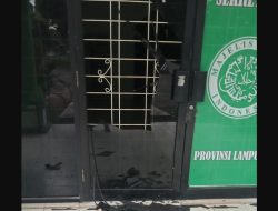 Kaca Pecah Berserakan, Kantor MUI Provinsi Lampung Dilempar Batu Oleh OTK