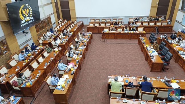 Mengganti Pasal-Pasal UU ITE yang Akan Dirombak dan Disempurnakan