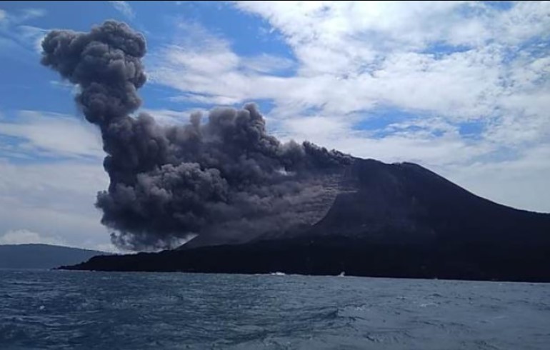 Breaking News, Gunung Anak Krakatau Kembali Semburkan Abu Vulkanik Per Hari Ini, Sabtu 13 Mei 2023