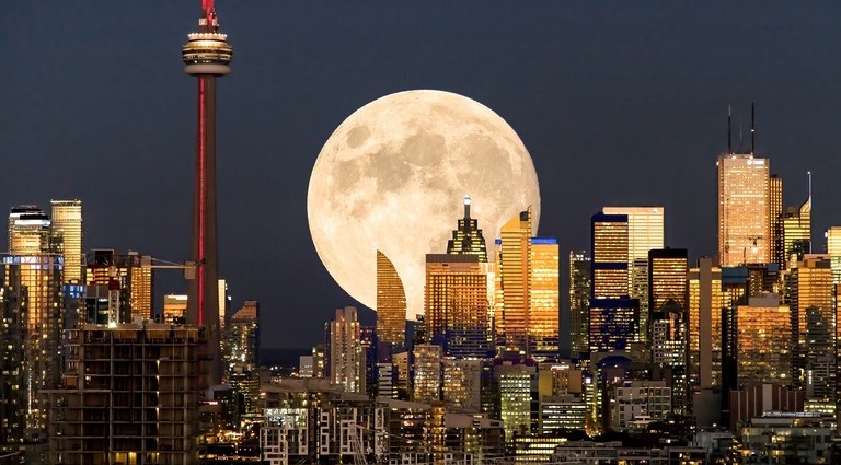 Fenomena Supermoon Bakal Tersaji Malam Ini, Cek Jadwal dan Lokasi