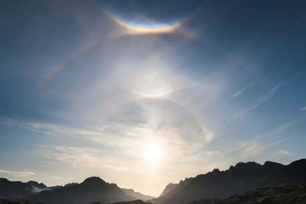 Viral, Dua Matahari Muncul di Langit Mentawai, Fenomena Apa?