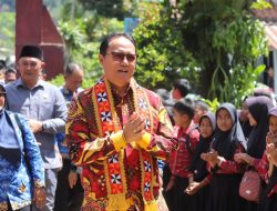 Bantuan Seragam Sekolah Gratis Kembali Diberikan untuk Pelajar di Lampung Barat