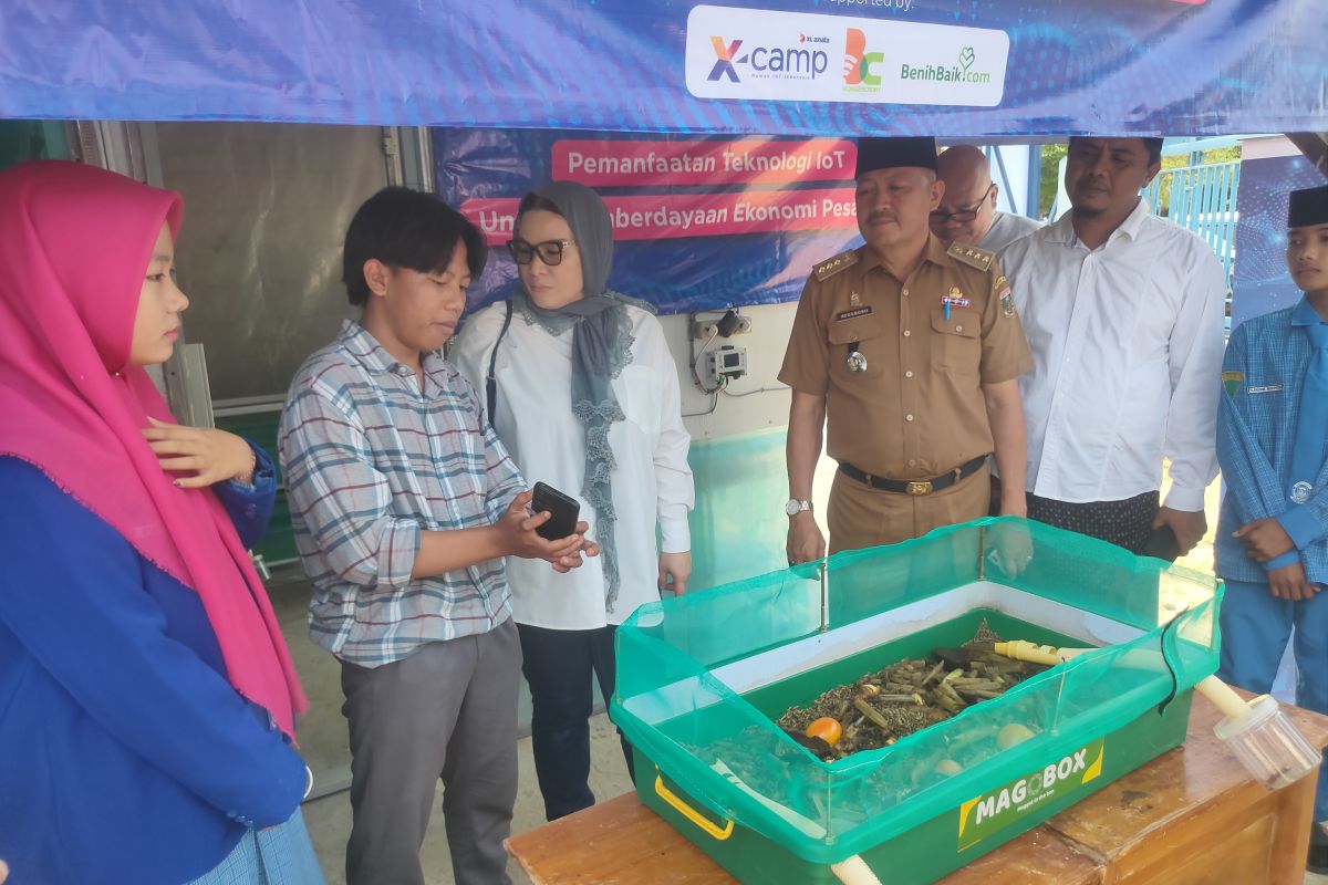 XL Axiata Memperluas Inovasi Digital IoT di Pondok Pesantren