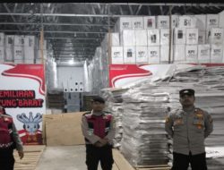 Penjagaan Gudang Logistik KPU Diperketat oleh Polres Lampung Barat