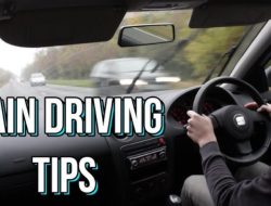 6 Tips Wajib untuk Berkendara Aman Saat Hujan, Pastikan Kondisi Ini