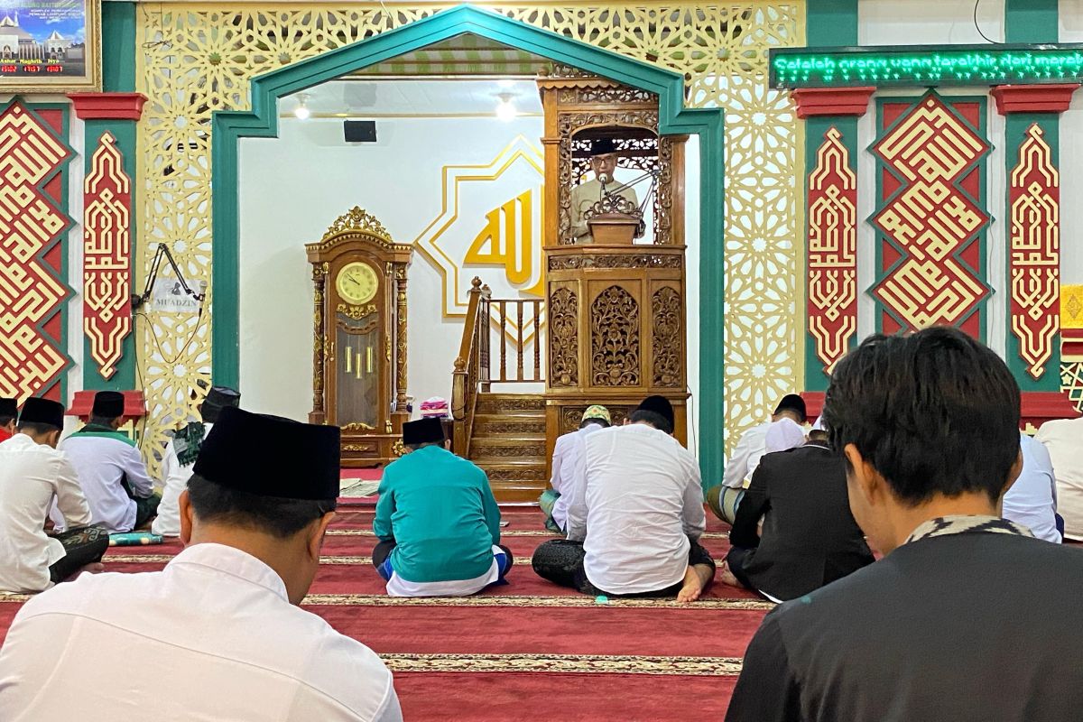 Shalat Istisqa di Pemkab Lampung Barat untuk Peringati Hari Santri Nasional