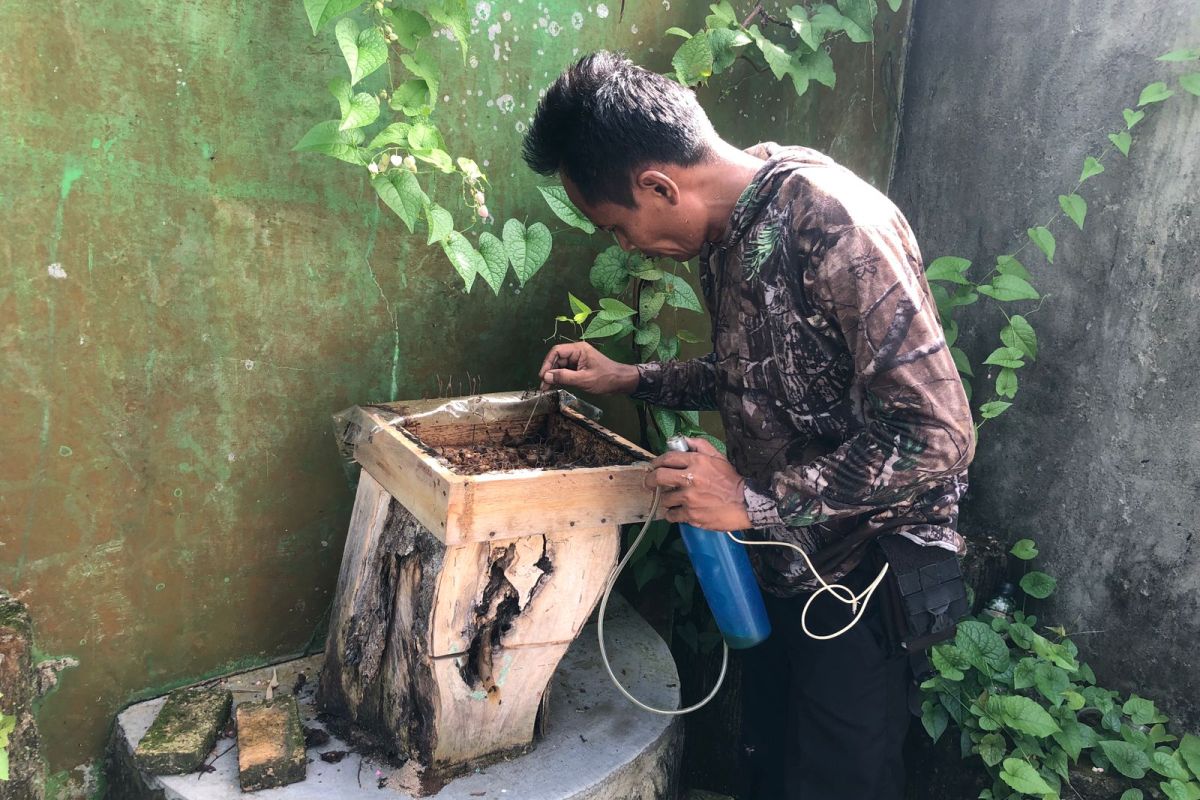 Kalapas Kalianda Memanjakan Petugas Lapas dengan 170 Botol Madu Segar