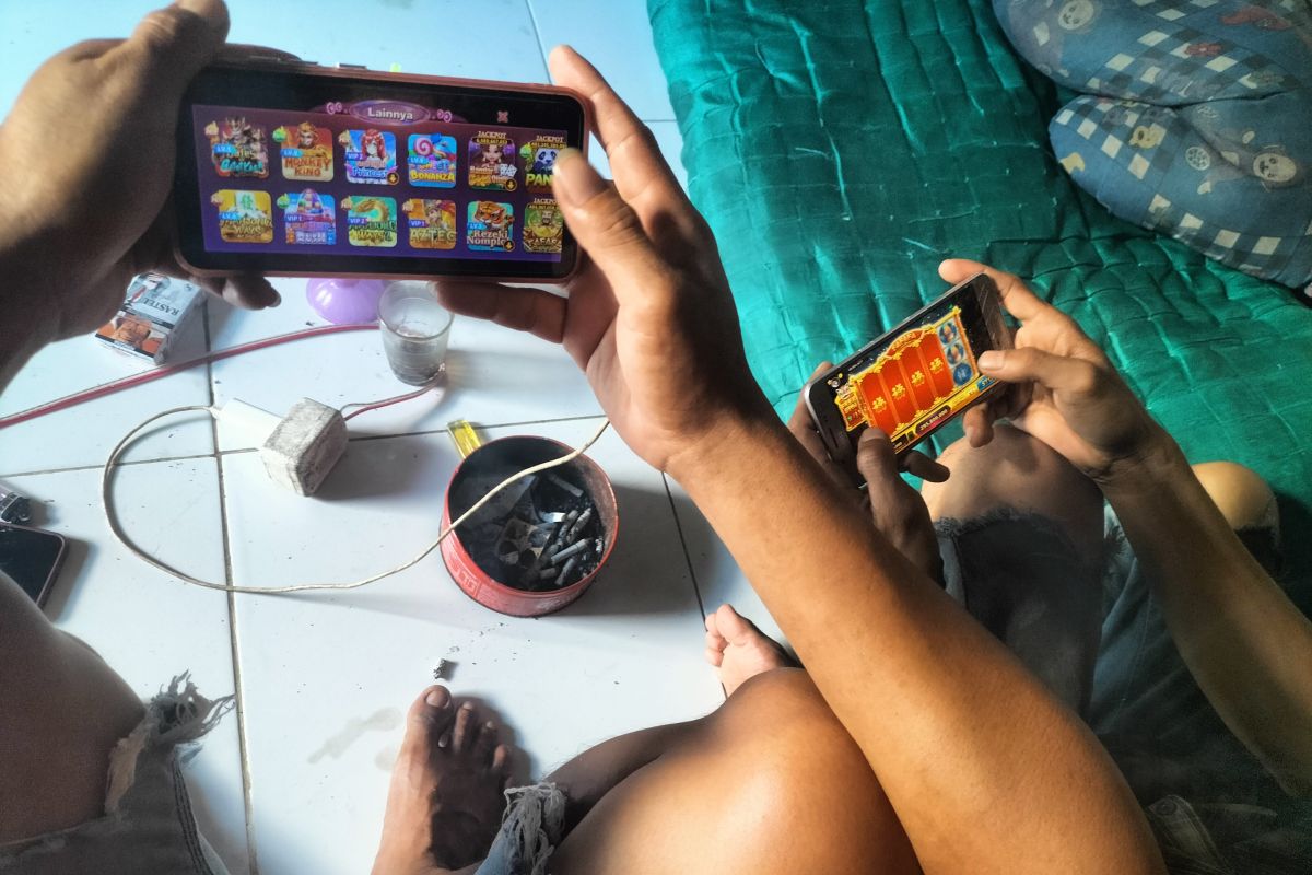 Polisi Berjuang Melawan Judi Online di Pesisir Barat Lampung: Upaya Membangun Masyarakat yang Bebas dari Kejahatan