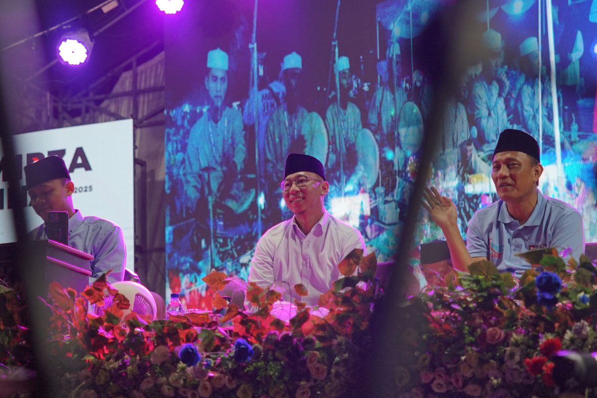 Momen Emosional: Ribuan Warga Lampung Tengah Berselawat Bersama Pasangan Mirza-Jihan