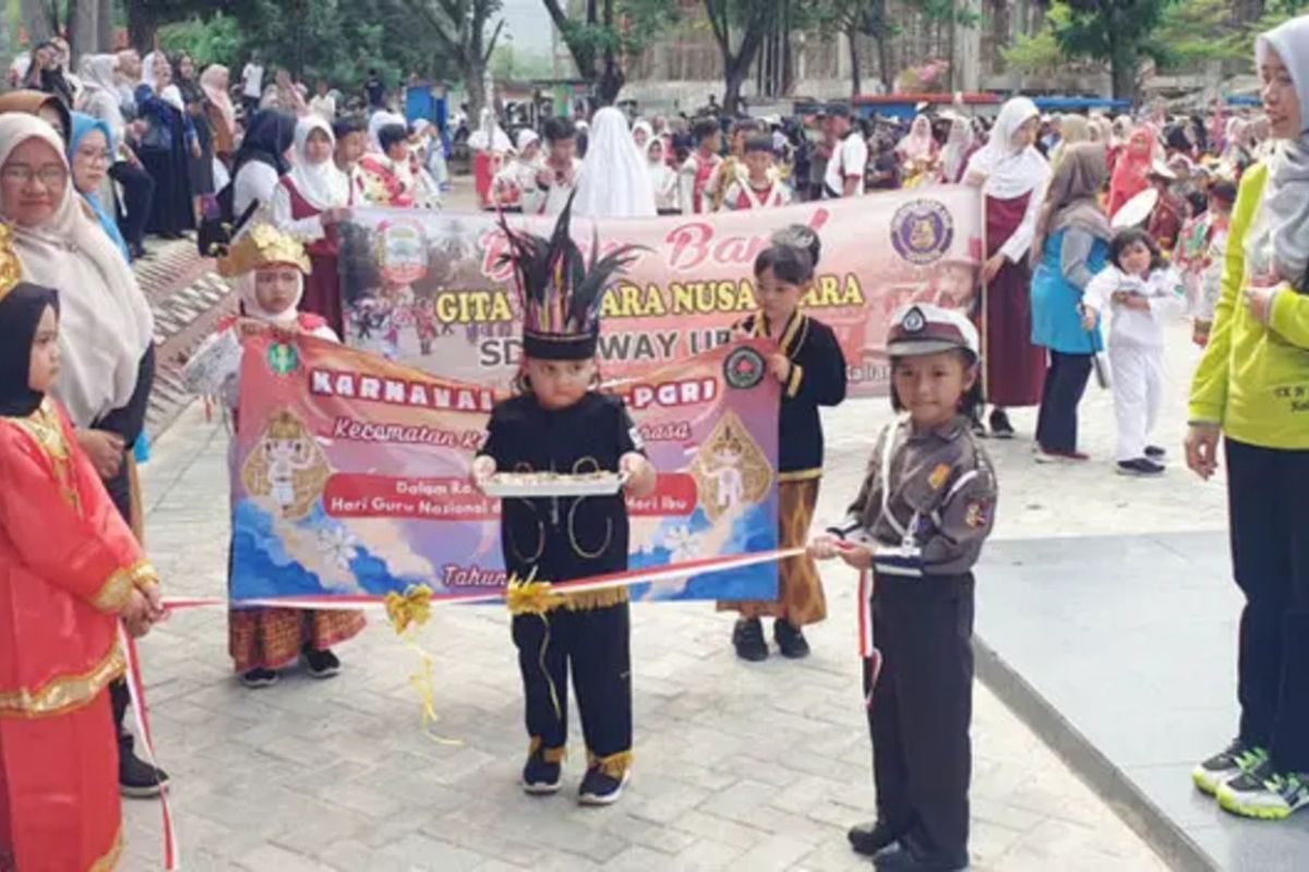 Karnaval Hari Guru Dihiasi oleh 1.070 Murid TK dari Kalianda-Rajabasa
