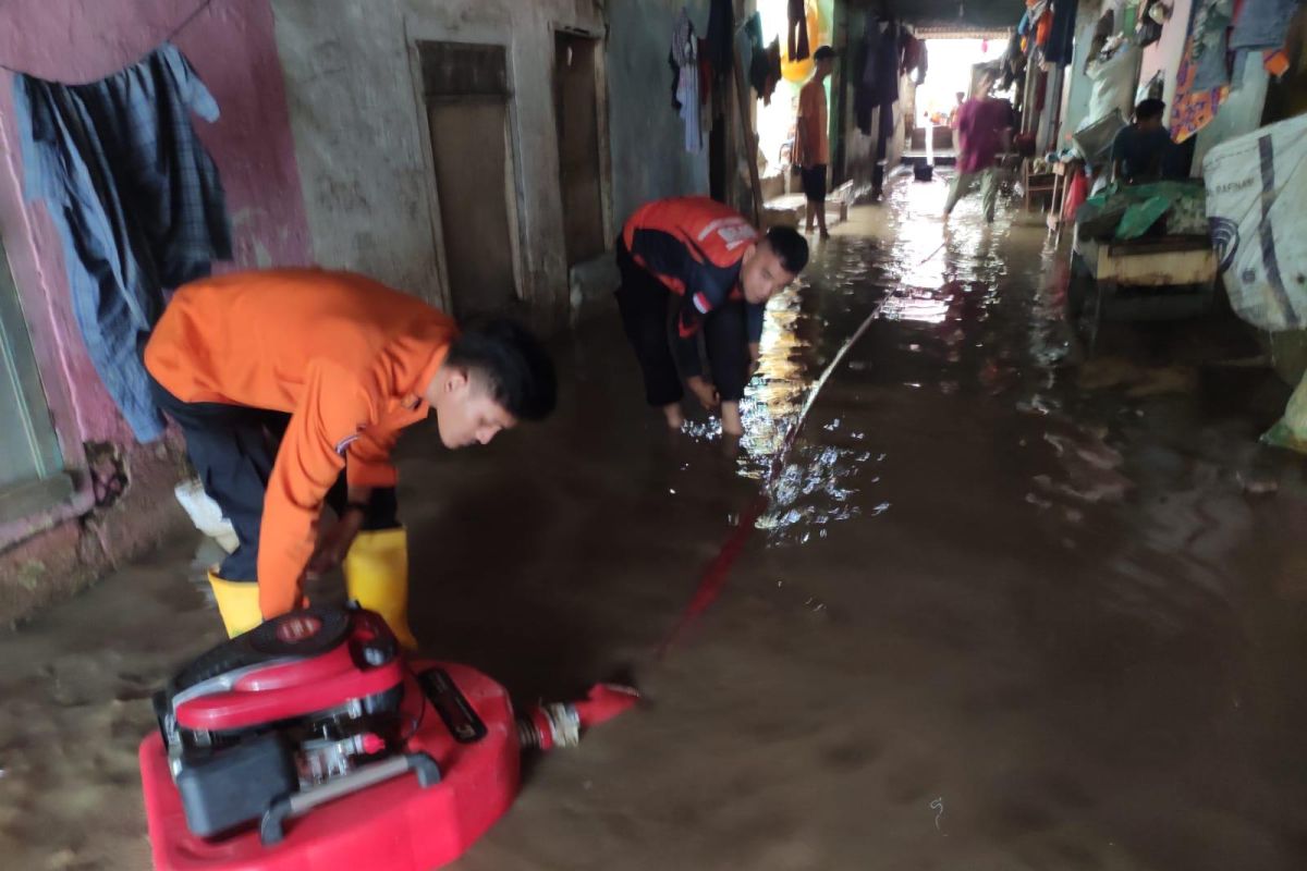 Bandarlampung Bersihkan Lumpur Pasca Banjir: Langkah Pemkot untuk Memulihkan Kota