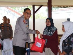 Berbagi Berkah Ramadhan: Polres Lambar Salurkan 250 Paket Sembako untuk Warga