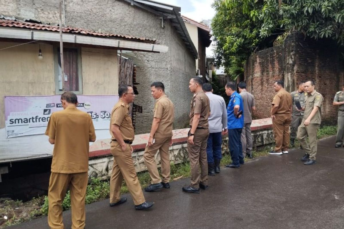 Menakjubkan! Bangunan-bangunan Unik di Bandarlampung Berdiri di Atas Saluran Air