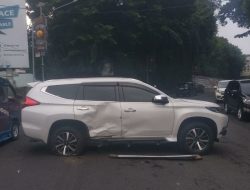 Tabrakan Mengerikan: Mobil Camat Labuhan Ratu Diseruduk di Jalan Diponegoro