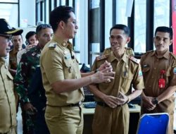 Egi-Syaiful Mengevaluasi Pelayanan Publik Melalui Sidak di Mal