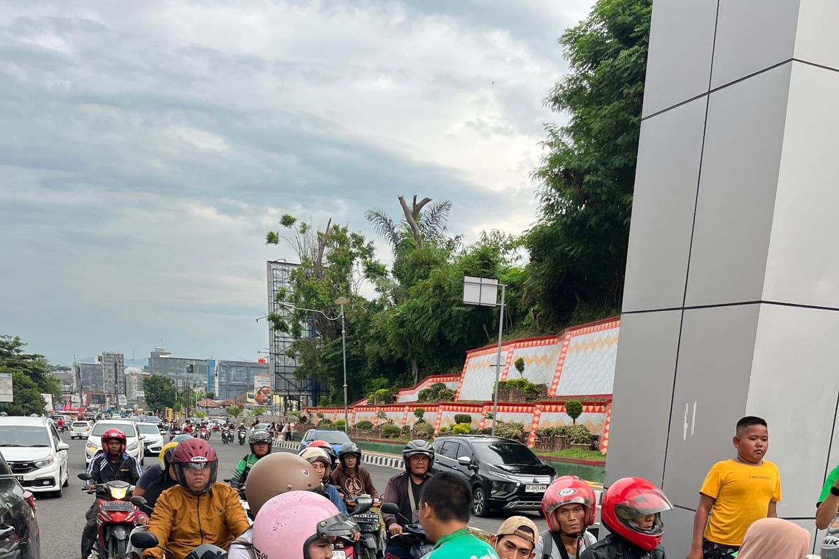 Grab Berbagi Ratusan Takjil di Lampung untuk Rayakan Bulan Suci