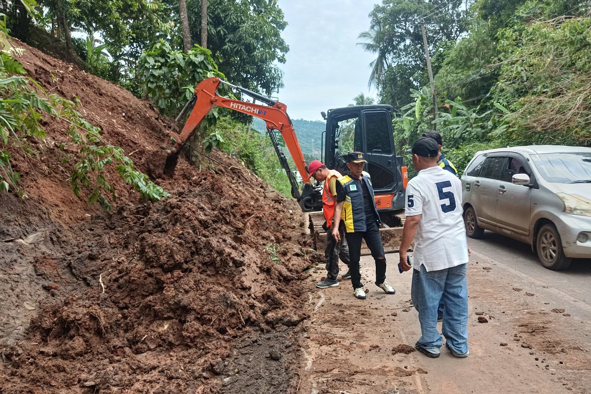 Perbaikan Drainase Jalan Lempasing-Padang Cermin Dipercepat oleh Pemprov Lampung
