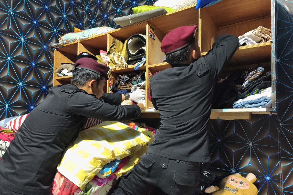 Operasi Razia Rutan Sukadana: Penyelundupan Barang Terlarang Ditemukan!