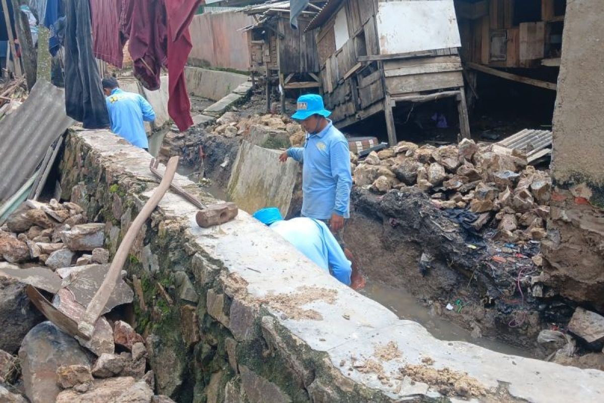 Perbaikan Talud dan Tembok Jebol di Campang, Bandarlampung