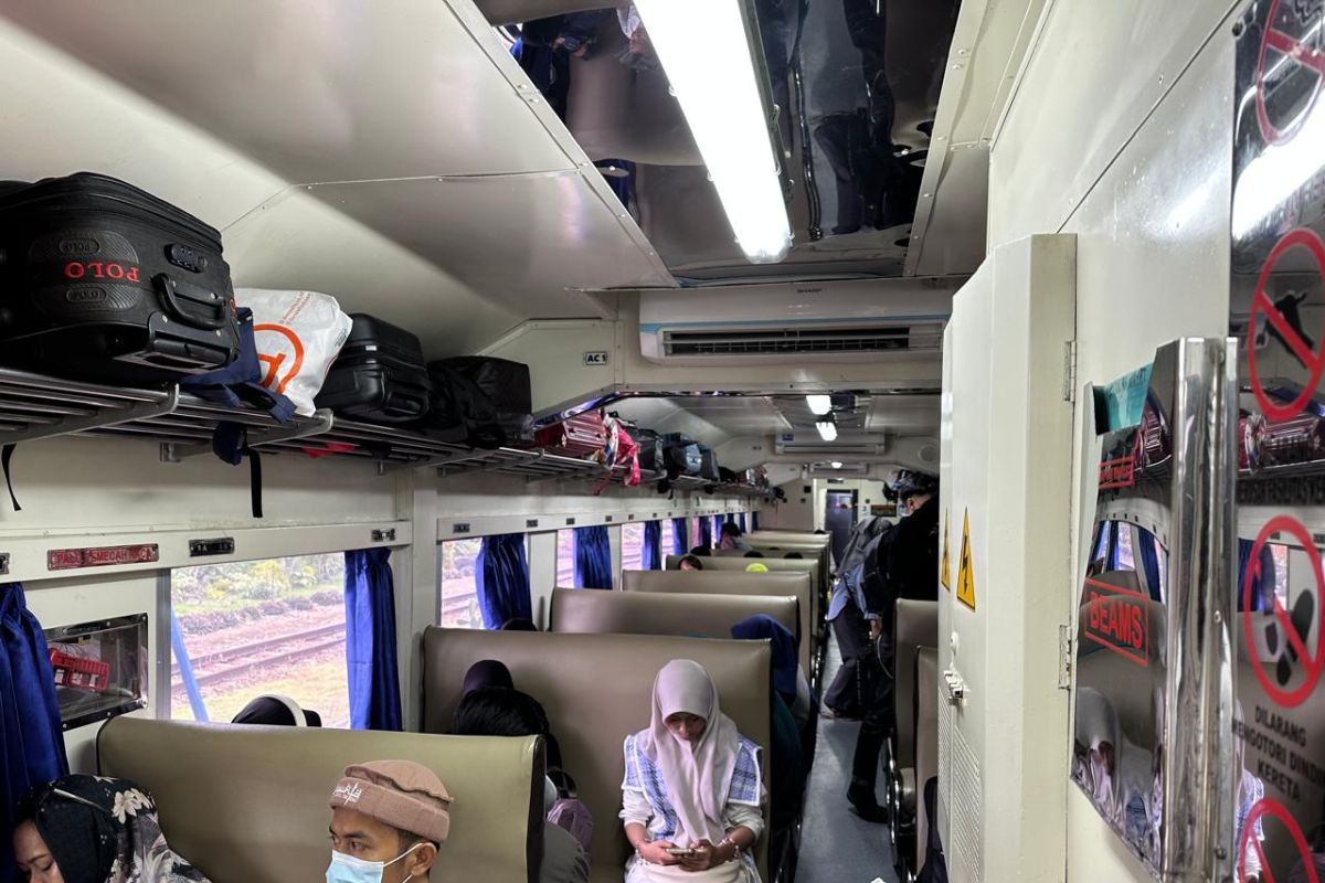 Rekor Jumlah Penumpang: KAI Tanjungkarang Bawa Lebih dari 15.000 Penumpang pada Musim Liburan