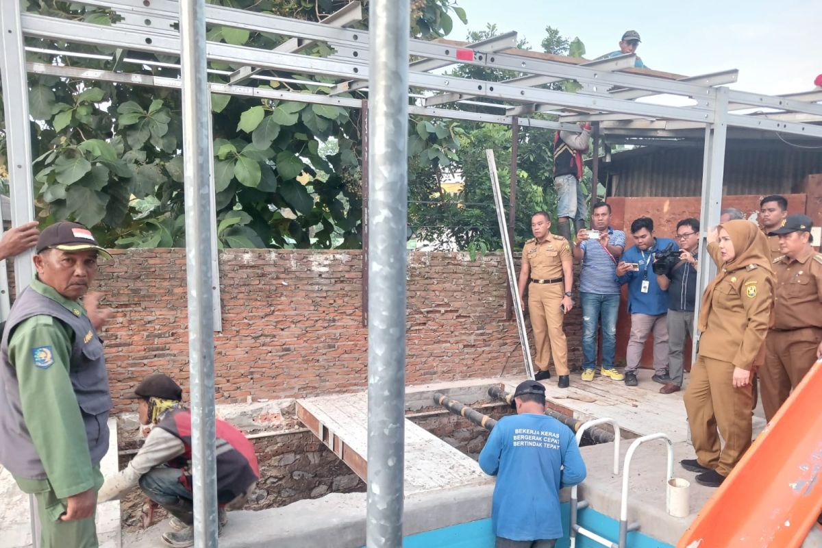 Wali Kota Bandarlampung Bongkar Kolam Renang untuk Cegah Banjir di Campang Jaya