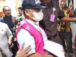 Mantan Bupati Lampung Timur Ditahan di Rutan Way Hui oleh Kejaksaan Tinggi Lampung