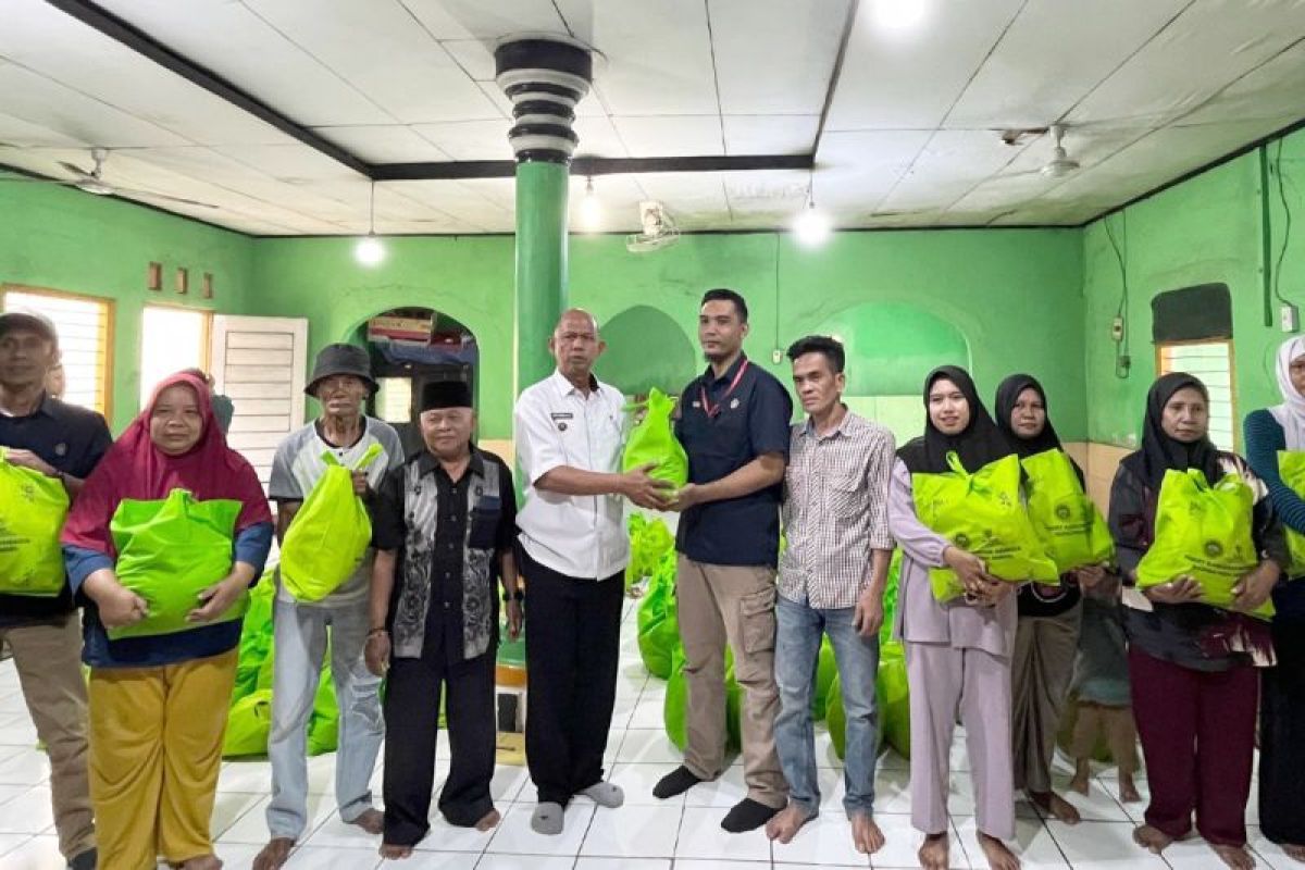Bantuan Darurat: 400 Paket Sembako Disalurkan ke Warga Terdampak Banjir oleh SMBR dan Baznas