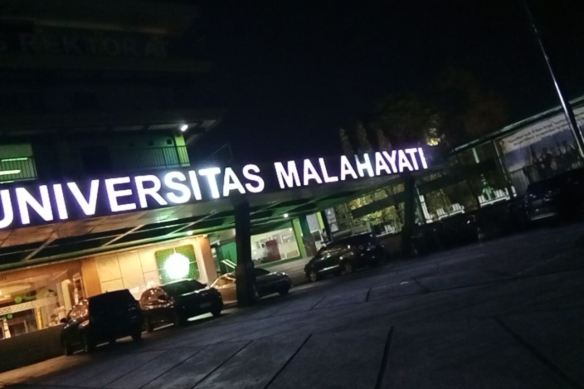 Menjadi: “Solusi Konflik Sengketa Universitas Malahayati oleh Ketua Peradi”
