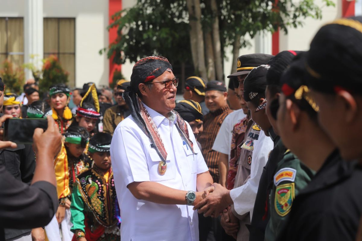 Menjaga Tradisi: Lampung Barat Mendorong Warga untuk Merayakan Halal Bihalal