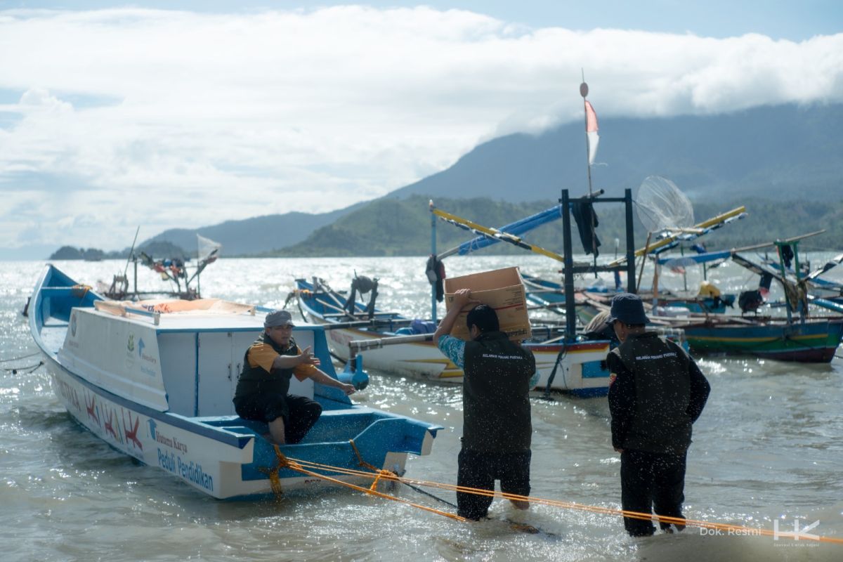 Exploring Literacy: HK Launches Boat Movement on Remote Island