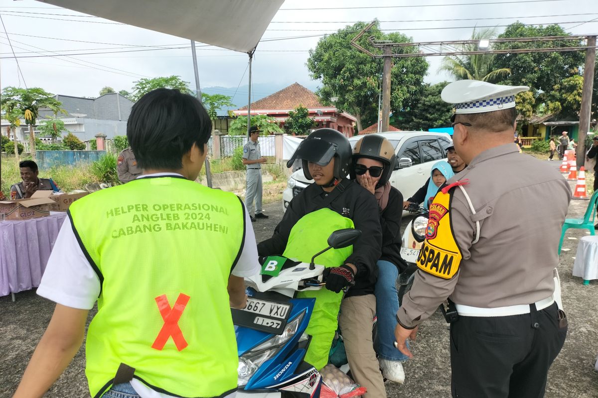 Polisi Siaga di Jalur ke Pelabuhan Bakauheni untuk Menyambut Lonjakan Pemudik