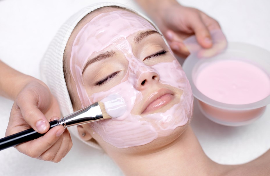 Auto Pangling! Rekomendasi Skincare 2025 Biar Pensiunan PNS Tetap Fresh