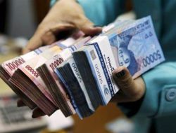 BSU 2025 Cair! Pegawai Swasta dan Honorer Dapat Bantuan, Simak Dampaknya bagi Ekonomi dan Cara Klaimnya