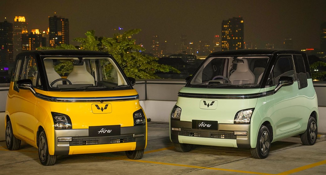 Harga Wuling Air EV Turun Drastis Gara-Gara BYD Atto 1, Ini Strategi dan Bonusnya di GIIAS 2025