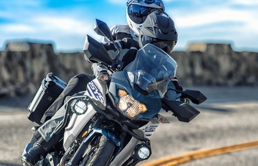 7 Motor Touring 250cc Terbaik 2025: Versys-X, XMAX, dan Rival Tangguh Lainnya