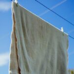 Lama-lama Handuk Jadi Kasar dan Tidak Menyerap Air? Ini Penyebabnya