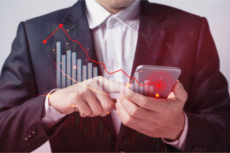 Strategi Investor Ritel Saat IHSG Turun: Hindari Saham Ini, Pilih yang Likuid