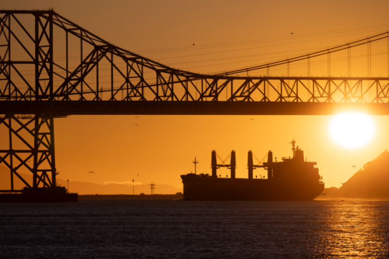 Trump Klaim AS Tangkap Kapal yang Bawa “Hadiah” dari China untuk Iran