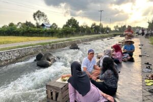 Senja, Kopi, dan Tubing Seru di Sumbergondo: Cara Menikmati Sore di Banyuwangi