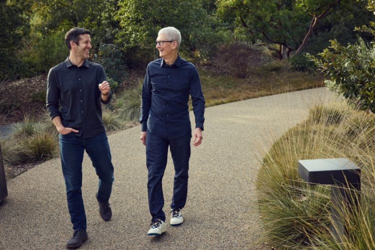 Inikah Alasan Sebenarnya Tim Cook Lengser dari Apple?