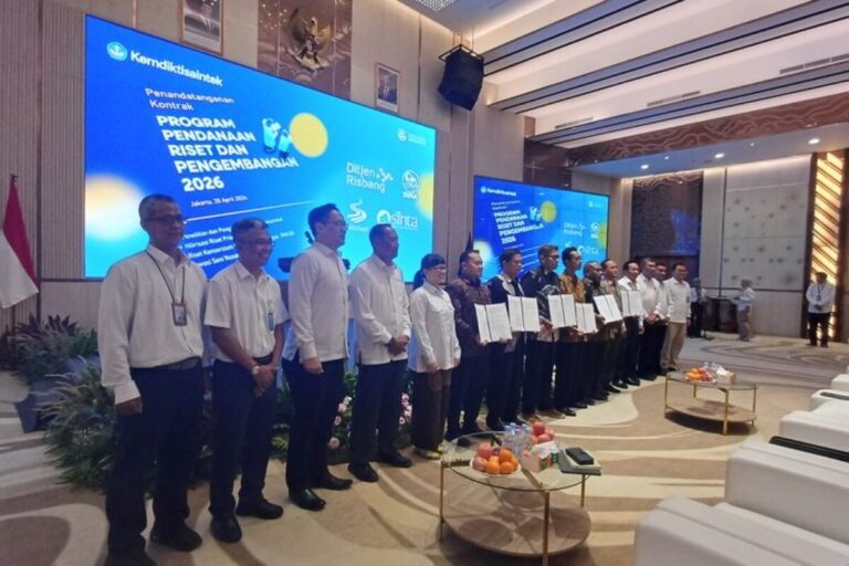 Kemendikti Kucurkan Rp1,7 Triliun untuk Danai 18.215 Proposal Riset