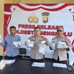 Sembunyikan 1 Kg Ganja di Travel Sumbar-Bengkulu, Seorang Residivis Narkoba Diringkus Polisi
