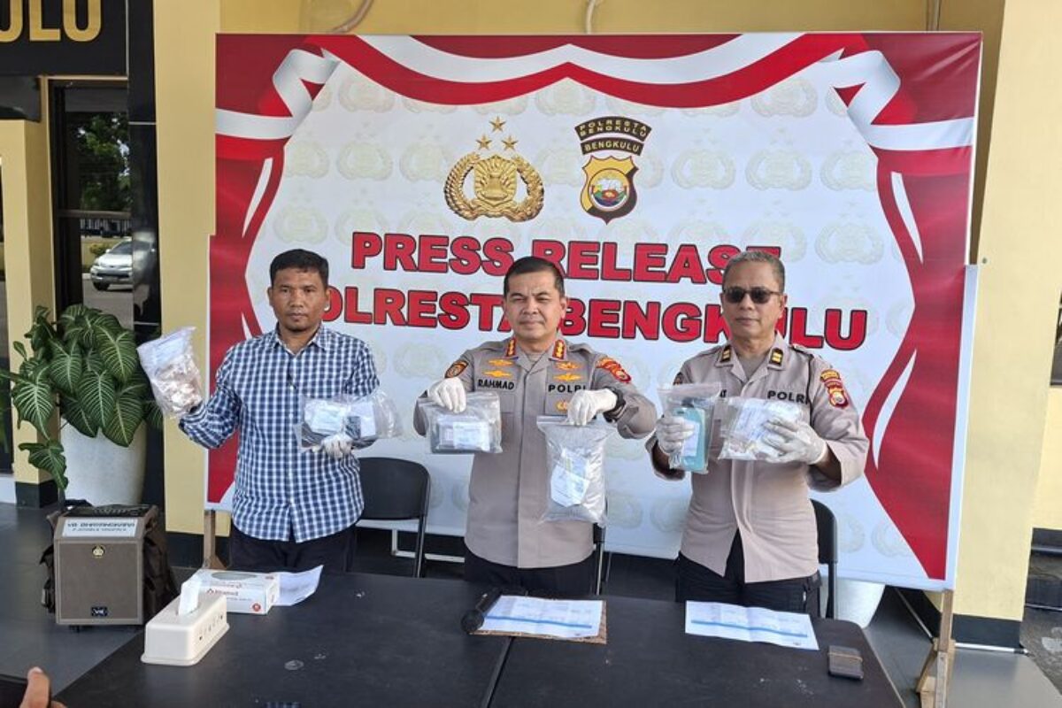 Sembunyikan 1 Kg Ganja di Travel Sumbar-Bengkulu, Seorang Residivis Narkoba Diringkus Polisi