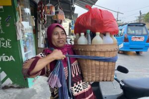 Kartini di Balik Jamu Gendong, Perjuangan Sukati Menjadi Tulang Punggung Keluarga