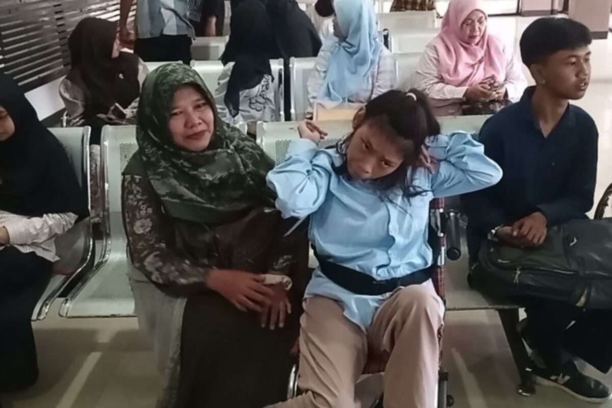 Semangat Rahma Ikuti UTBK, Penyandang Cerebral Palsy yang Bidik Sosiologi Unpad