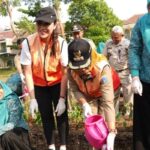 Hari Kartini, Pemkot Jakbar Gelar Tanam Pangan Alternatif untuk Hadapi Krisis