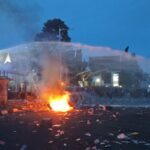 BERITA FOTO: Demo Ricuh di Kaltim, Tuntutan Peserta Aksi Tak Digubris