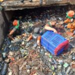 Sumbat Saluran Air di Tambora Jakbar, 42,5 Ton Sampah Diangkut Petugas dan Warga